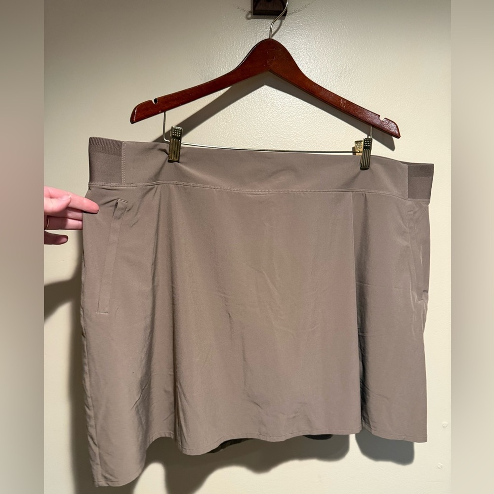 Athleta Taupe Athletic Skort
